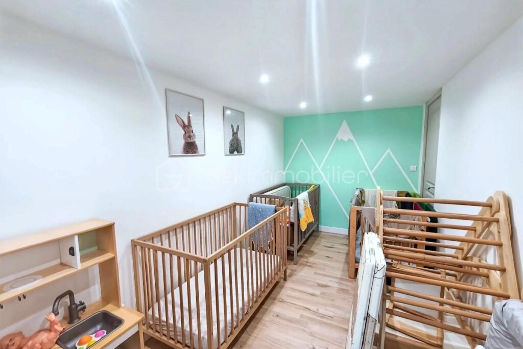 Maison familiale entièrement rénovée secteur recherché – 6 pièces – 4 chambres – 140 m²