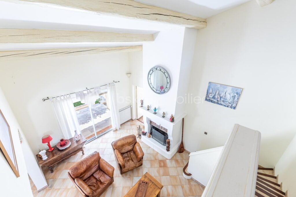 DPT VAR 83 : VERITABLE HAVRE DE PAIX – 6 pièces – 4 chambres – 160 m²