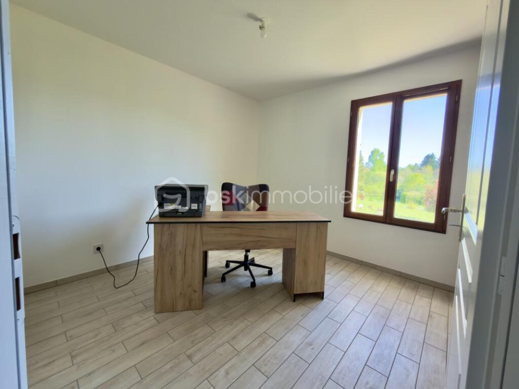 Maison contemporaine de plain-pied – Lumineuse – Grand terrain – 4 pièces – 3 chambres – 89 m²