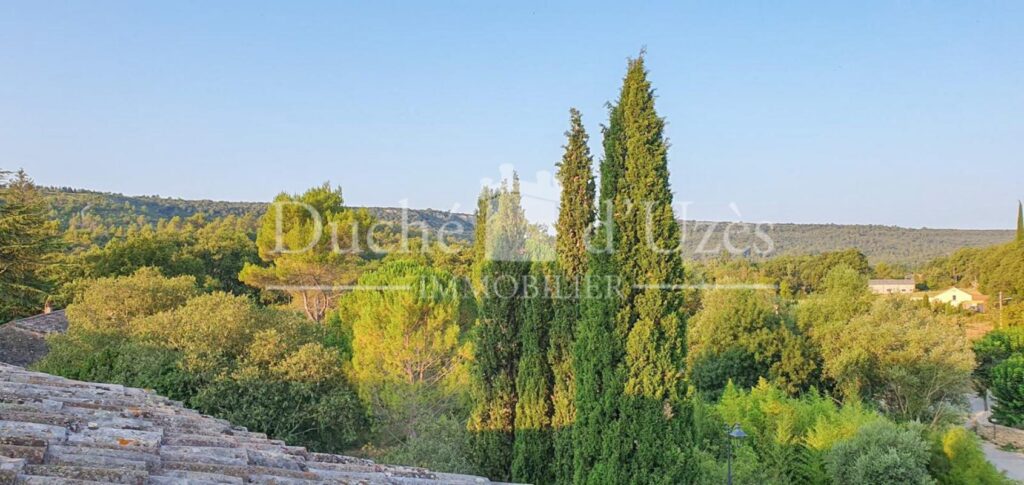 Maison – 6 pièces – 3 chambres – 150 m²