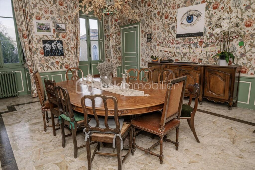 Domaine de charme sur les côteaux Est de Tarbes – NR pièces – NR chambres – 720 m²