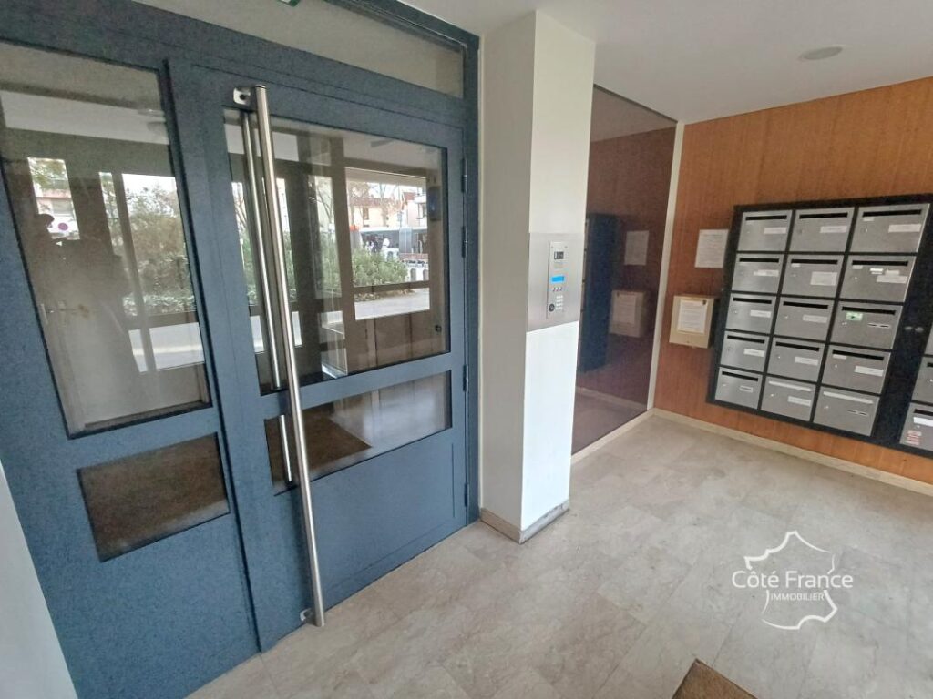 Appartement LYON 8 – 4 pièces – 2 chambres – 63 m²