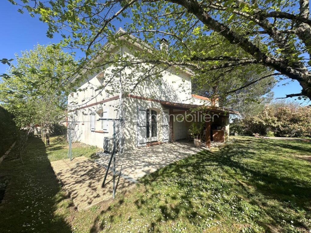 VILLA 7 PIÈCES – 200M2 – 7 pièces – 5 chambres – 200 m²