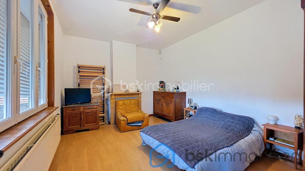 Maison semi-individuelle 4 chambres et parking spacieux – 6 pièces – 4 chambres – 162 m²