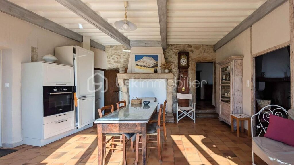 EXCLUSIVITÉ – Maison en pierre avec vue panoramique – Savasse (Drôme provençale) – 7 pièces – 3 chambres – 130 m²