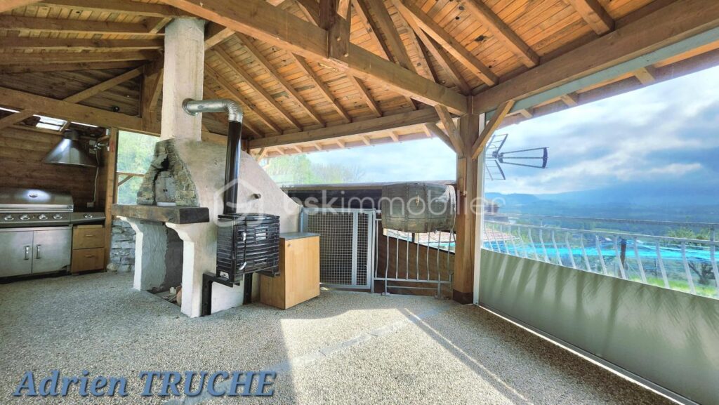 Corps de ferme rénové évolutif – Environnement verdoyant et calme – Belle performance thermique – 5 pièces – 3 chambres – 138 m²