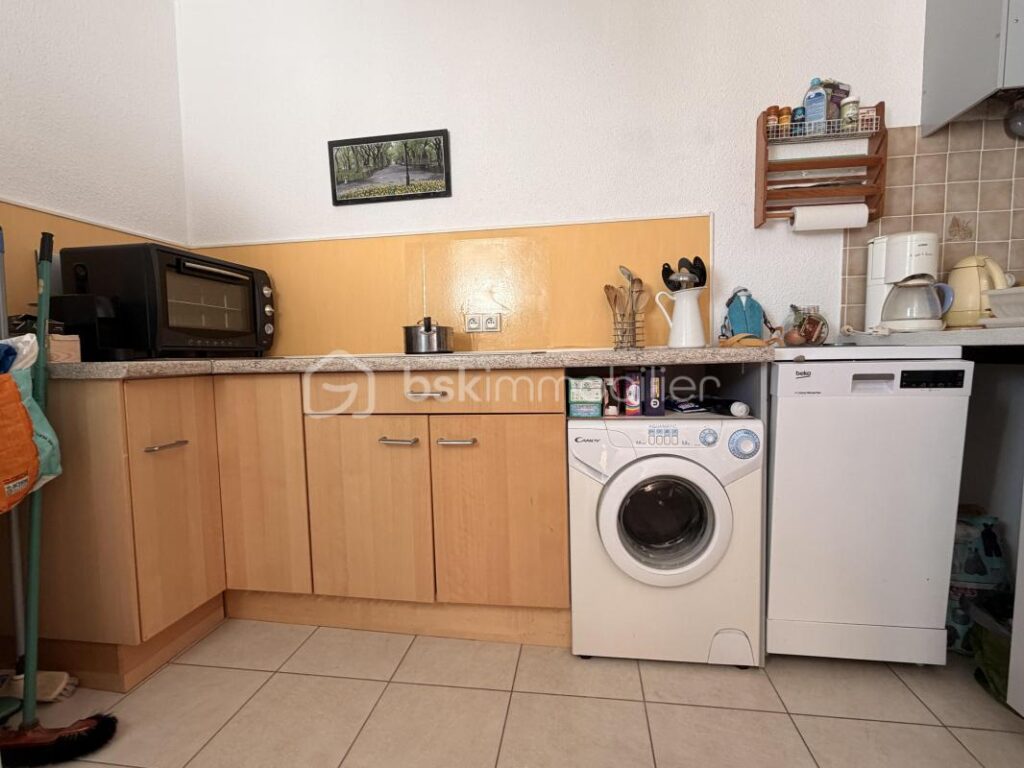 Appartement T2 cabine avec loggia et aprking privé, proche plage et centre-ville – 2 pièces – 1 chambre – 35 m²