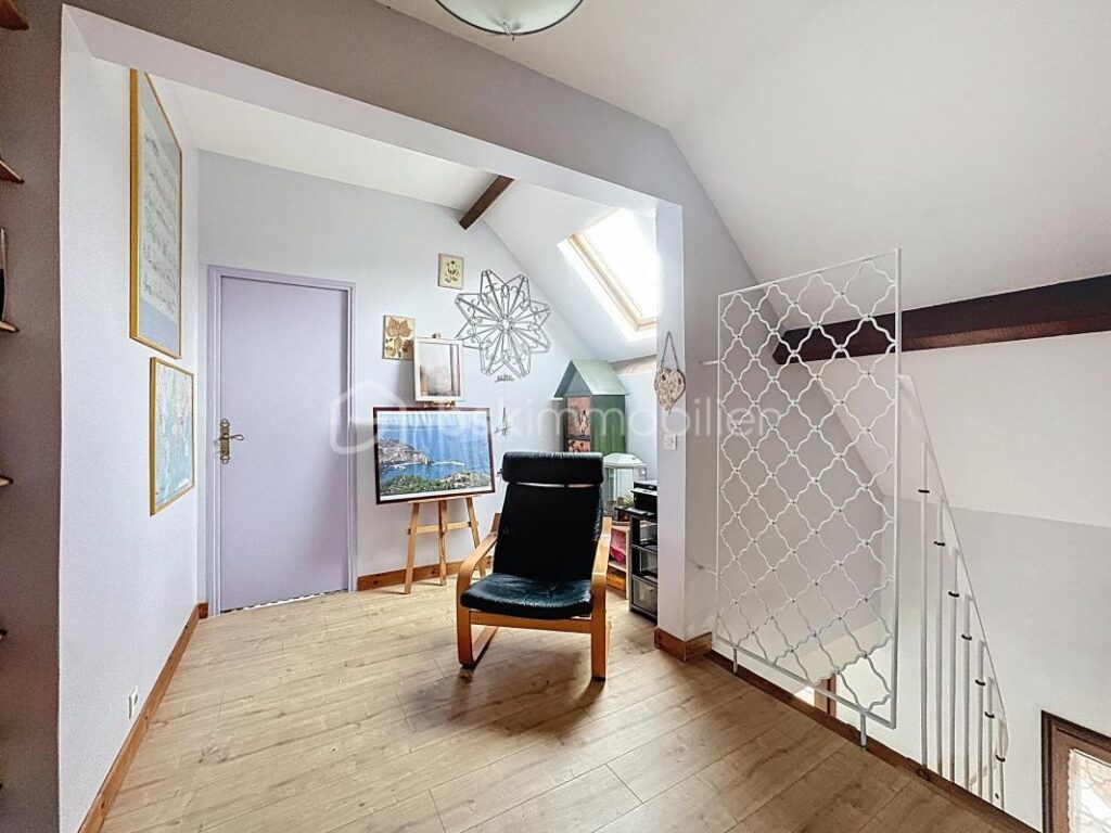 Maison traditionnelle 6 pièces au calme avec sous-sol/garage/terrasse/carport/jardin – 6 pièces – 5 chambres – 135 m²