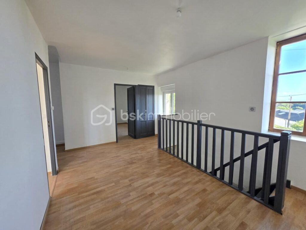 Magnifique Maison de village de 133m² à Saint Léger des Vignes – 6 pièces – 5 chambres – 133 m²