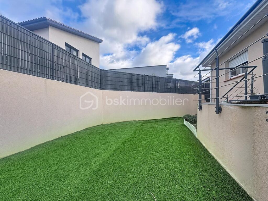 Maison en 5 pièces sous garantie décennale avec Terrasse / Garage / Parkings / Jardin – 5 pièces – 3 chambres – 111 m²