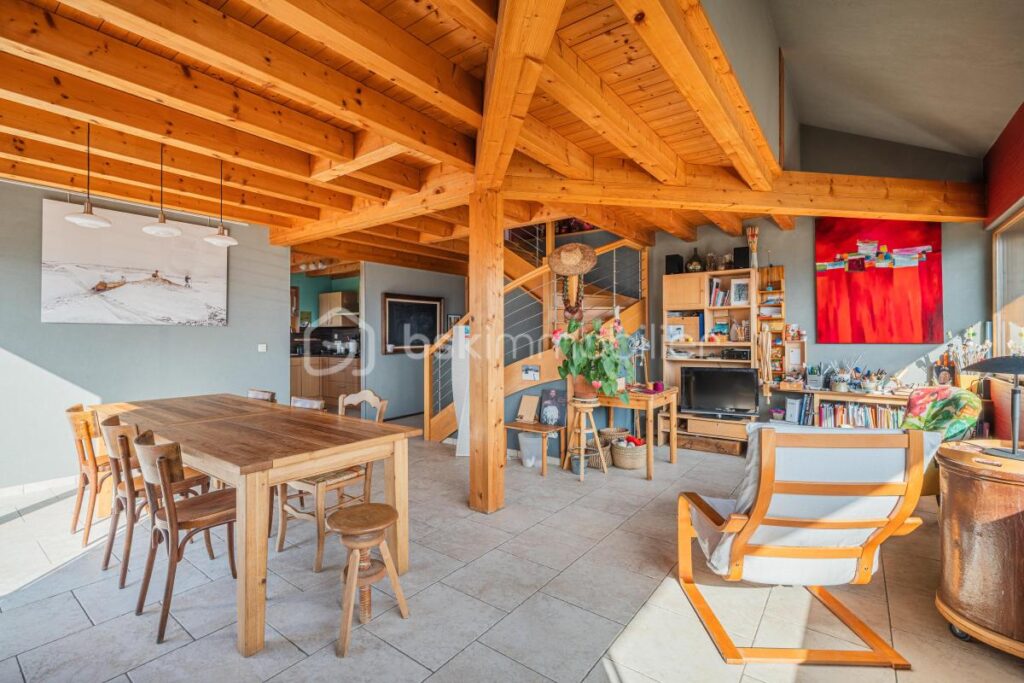 Chaleureuse Maison ossature bois 5 pièces de 153 m2 – 5 pièces – 4 chambres – 112 m²