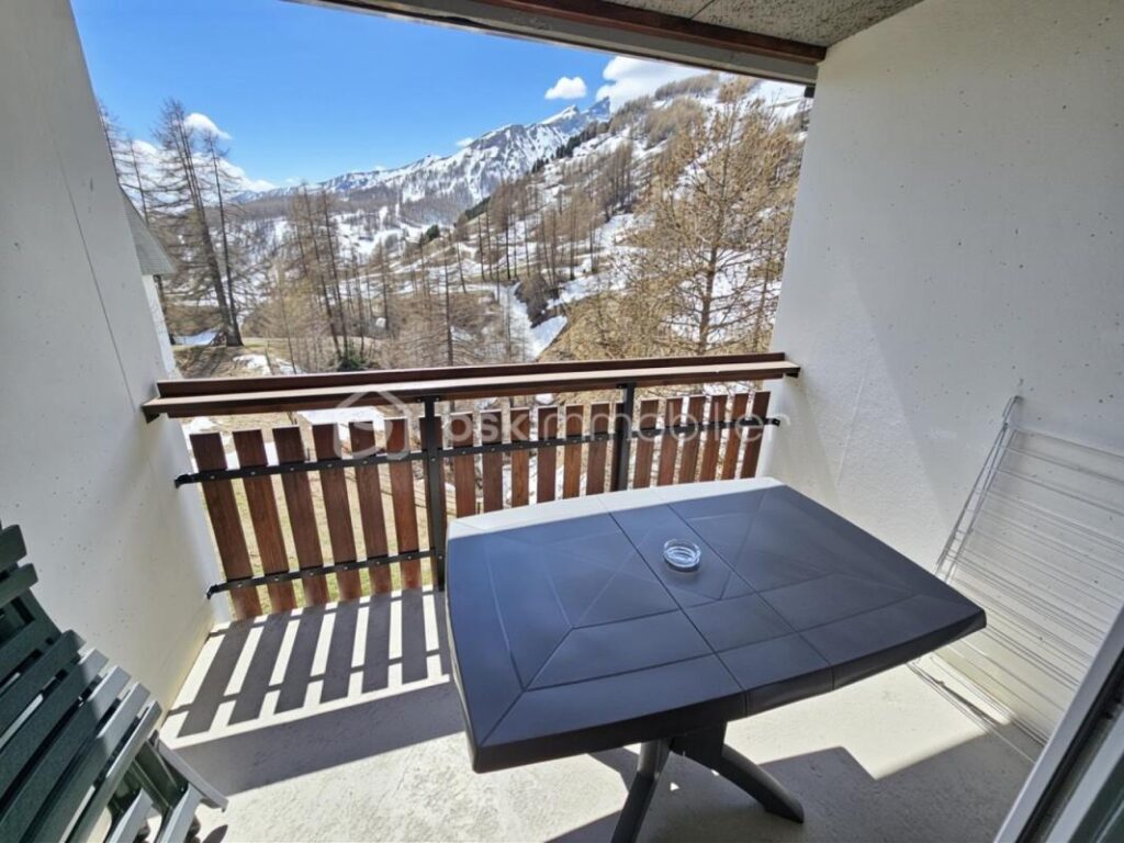 **EXCLUSIVITÉ – Studio avec coin cabine – Vue montagnes exceptionnelle** – 1 pièce – NR chambres – 21 m²