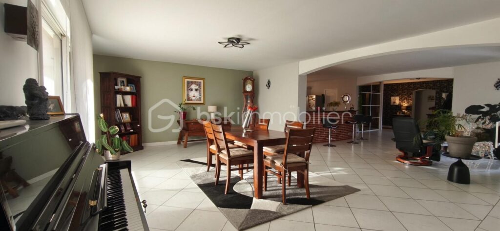 PROPRIÉTÉ D’EXCEPTION À TOULOUSE | 245 m² | TERRAIN DE 1000 M2 | PRESTATIONS HAUT DE GAMME – 9 pièces – 5 chambres – 245 m²