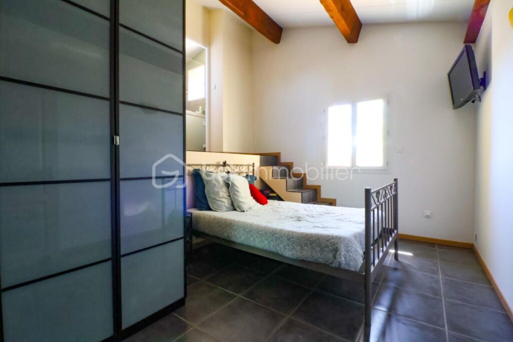 Villa Familiale 140 m², 3 Chambres, Piscine, Jacuzzi et Grand Garage – 5 pièces – 3 chambres – 140 m²