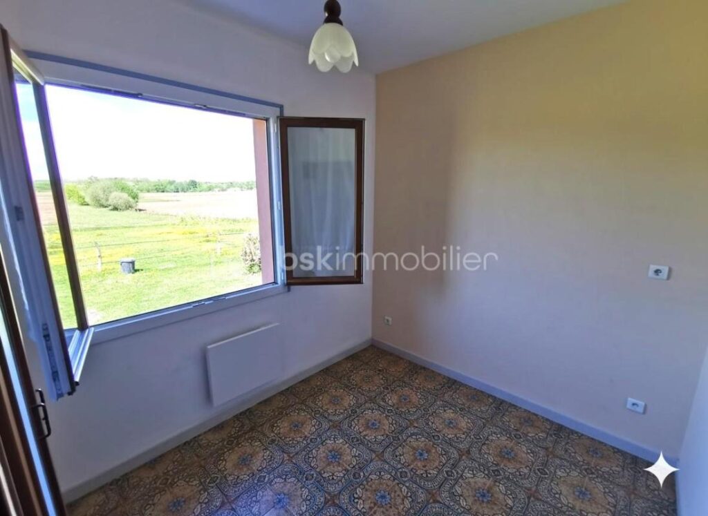 Grande maison familliale – propriété équestre – 6 pièces – 4 chambres – 128 m²
