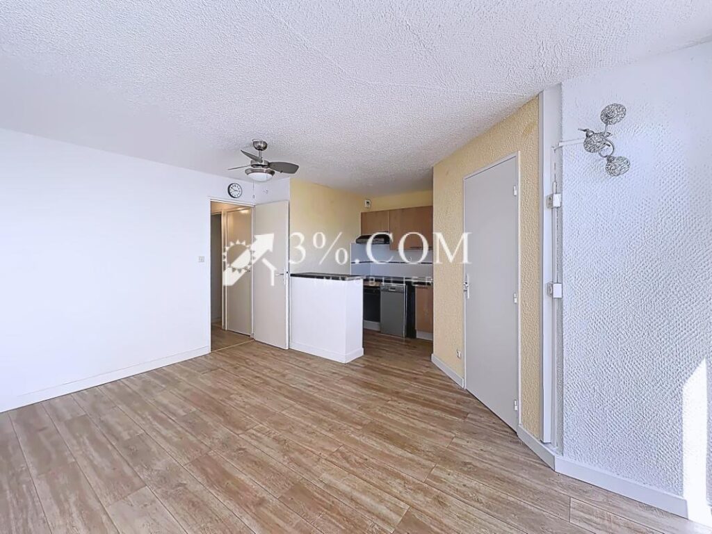 T2 rdc avec charmante terrasse, parking privé & local à vélo – 2 pièces – 1 chambre – 31 m²