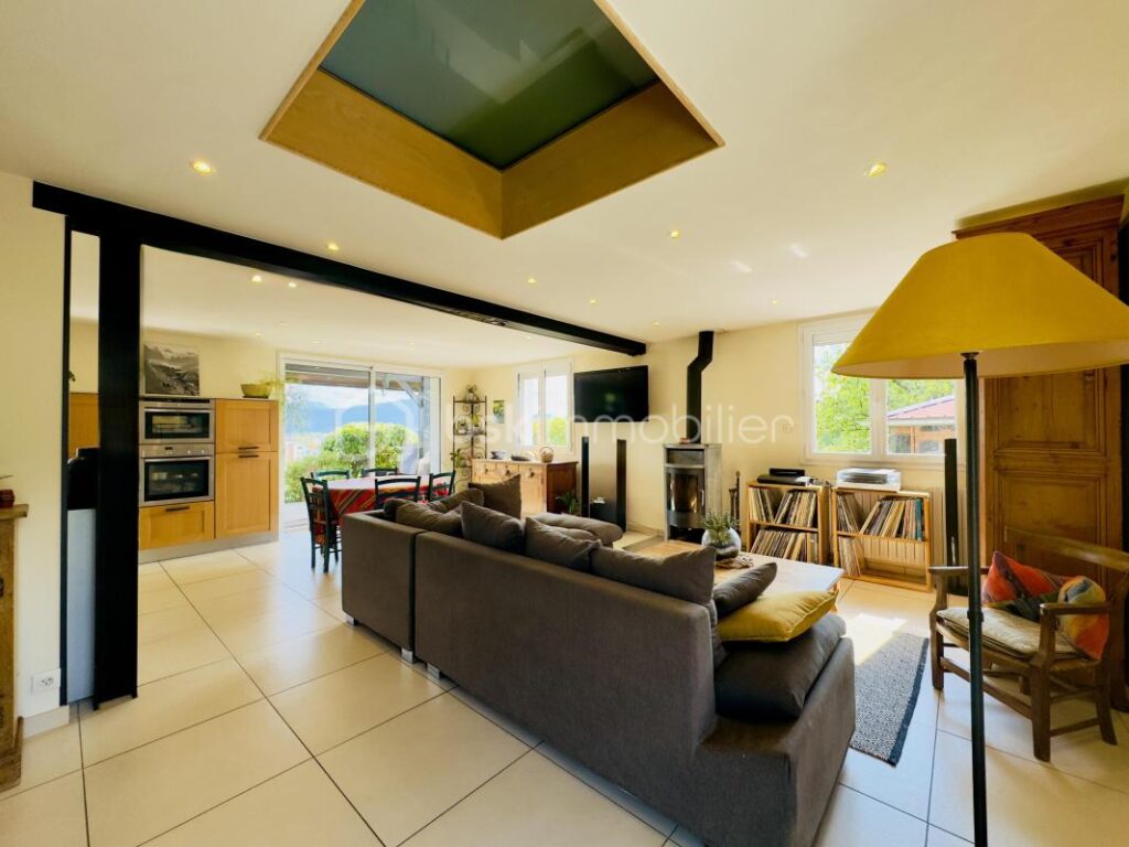 VILLA FAMILIALE D&rsquo;ARCHITECTE – VUE PANORAMIQUE – EPAGNY METZ-TESSY – 6 pièces – 4 chambres – 167 m²