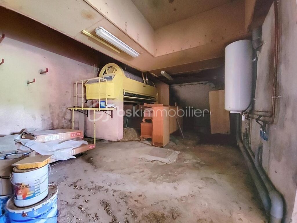 Maison à rénover avec fort potentiel – Le Perréon – Dépendances + terrain – 4 pièces – 3 chambres – 132 m²