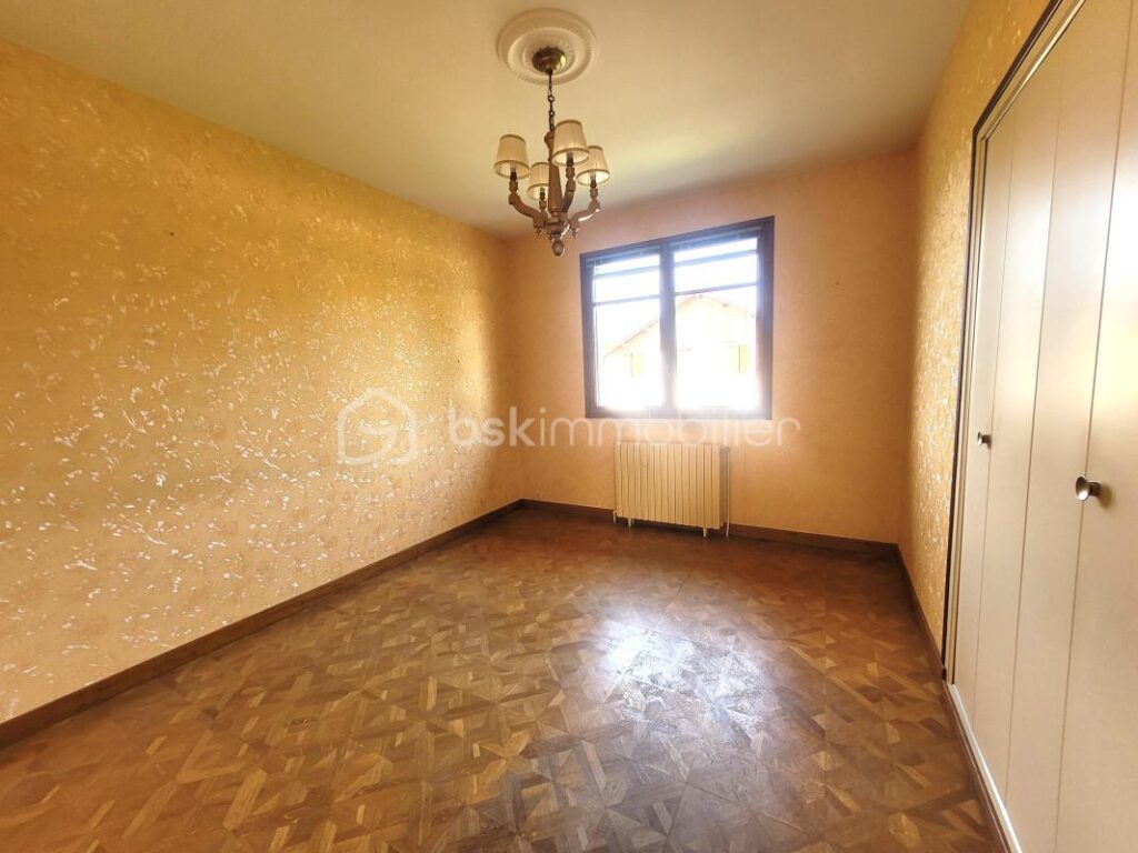 Saint Jean de Moirans Maison Individuelle 380 000 € – 6 pièces – 4 chambres – 180 m²