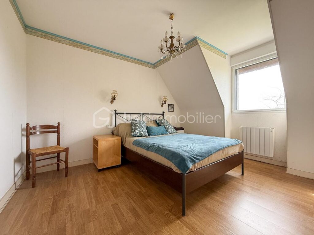 La Flosque : superbe potentiel niché dans un écrin de verdure – 5 pièces – 3 chambres – 119 m²