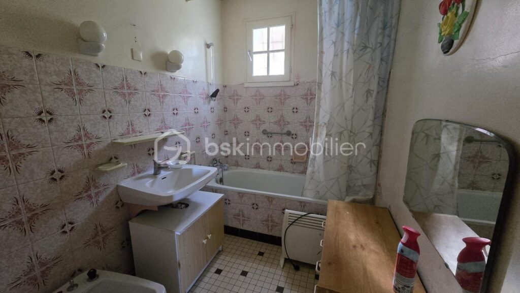 Maison de plain-pied à rénover – 3 chambres – Vue dégagée campagne – 5 pièces – 3 chambres – 90 m²