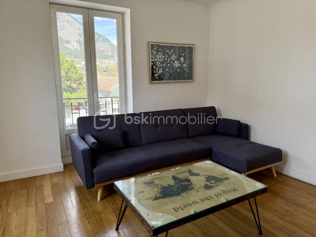 Appartement 4 pièces lumineux et vue montagne dégagée – 4 pièces – 3 chambres – 95 m²