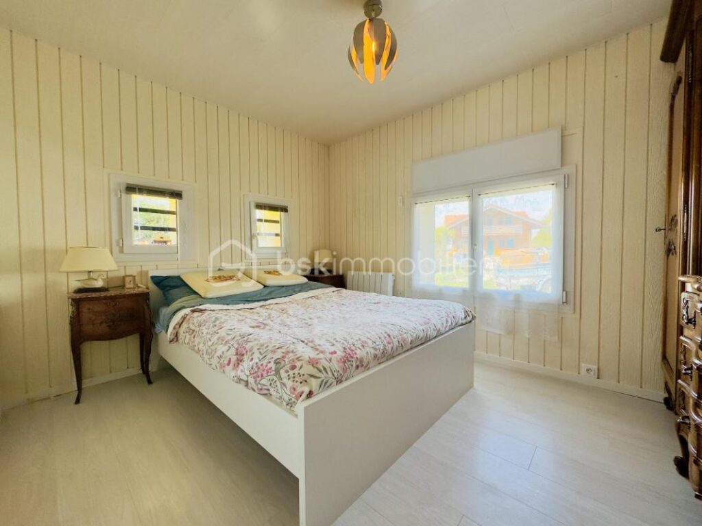 ✨ Saint Sixt – Maison familiale T6 rénovée avec vue montagnes, terrain de 1 262 m² ✨ – 6 pièces – 3 chambres – 128 m²
