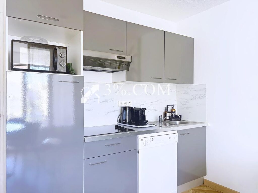 Appartement 2 pièces, balcon, vue port & place de parking, R – 2 pièces – 1 chambre – 24 m²