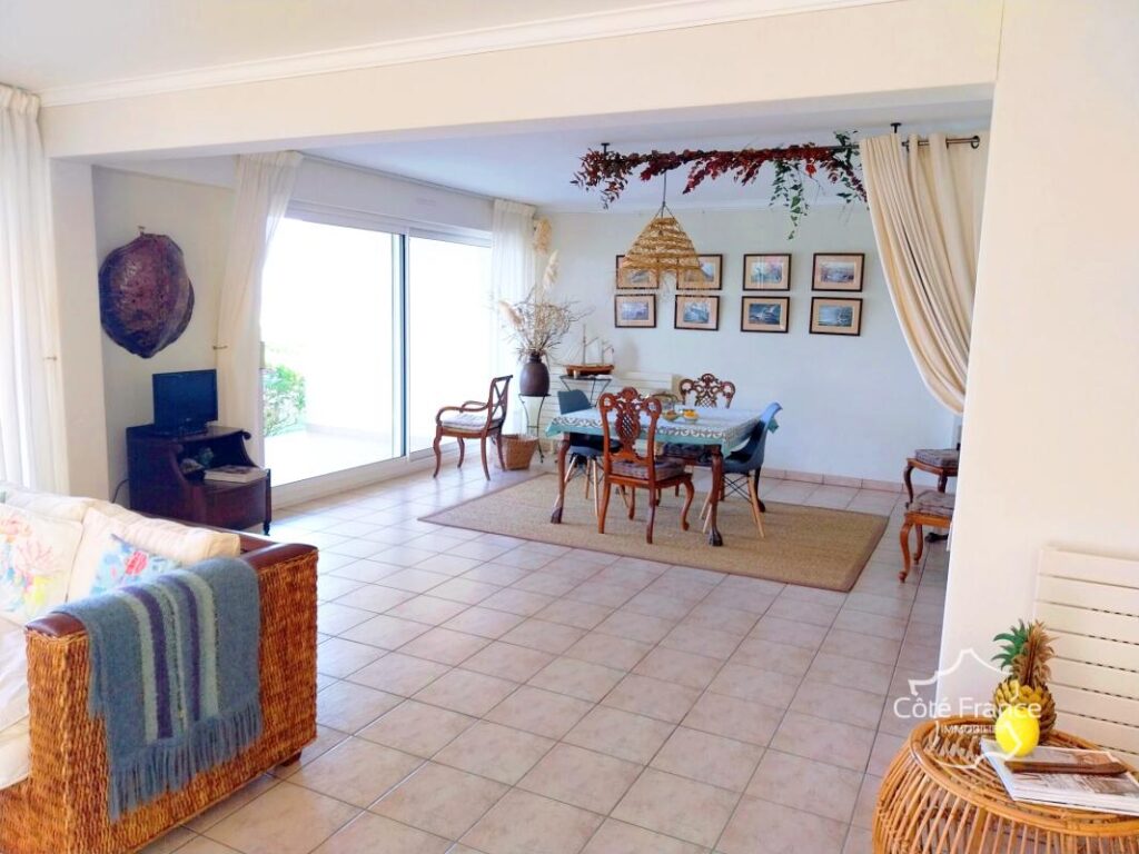 Appartement duplex exceptionnel – 170 m2 face à la mer dans – 6 pièces – 4 chambres – 170 m²