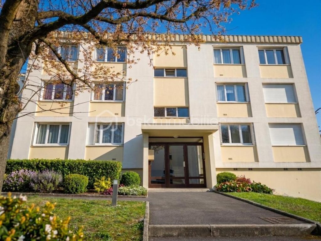 Appartement proche du centre ville – 4 pièces – 2 chambres – 73 m²