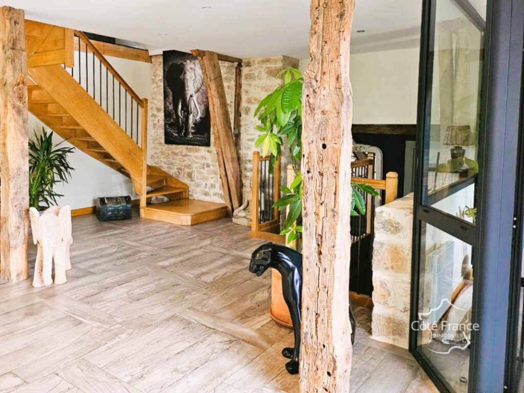 Domaine de prestige: 5 hectares avec maison rénovée, chambre – 12 pièces – 6 chambres – 394 m²