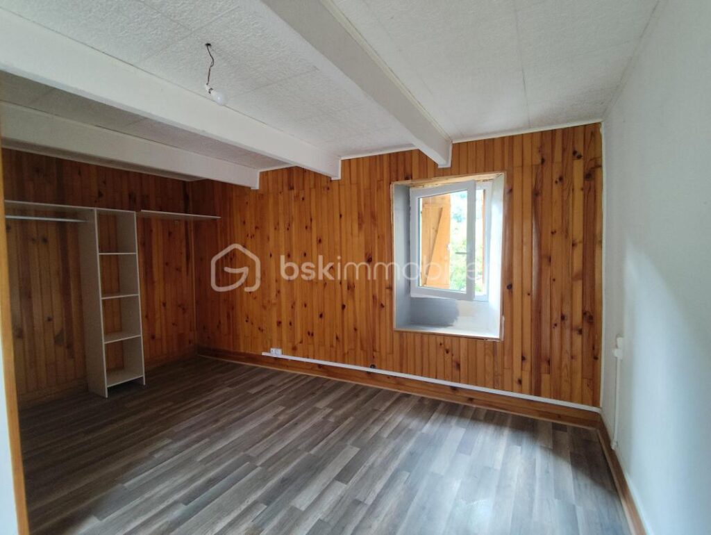 🏡 Maison de village 120 m² – Atypique & pleine de charme – Jardin intimiste 🌿 – 6 pièces – 3 chambres – 120 m²