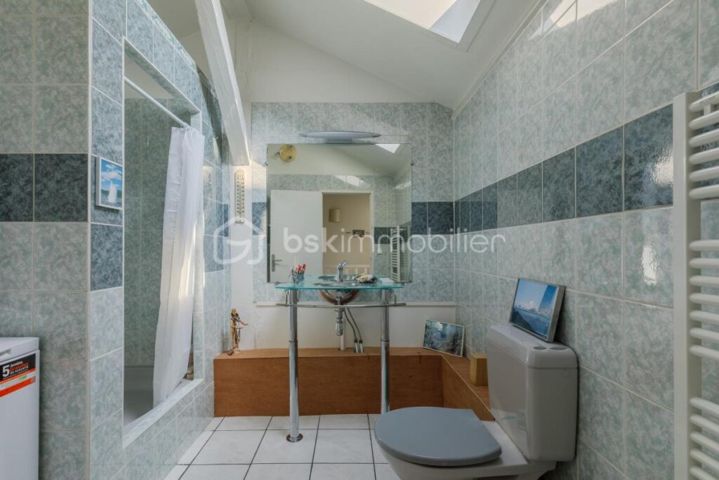 Charmant T3 traversant en duplex au sein d’une petite copropriété à MONTCHAT Lyon 3 – 3 pièces – 2 chambres – 63 m²