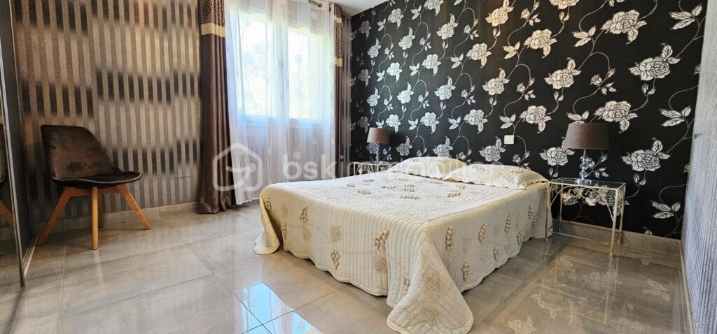 Villa d&rsquo;architecte – 7 pièces – 4 chambres – 181 m²