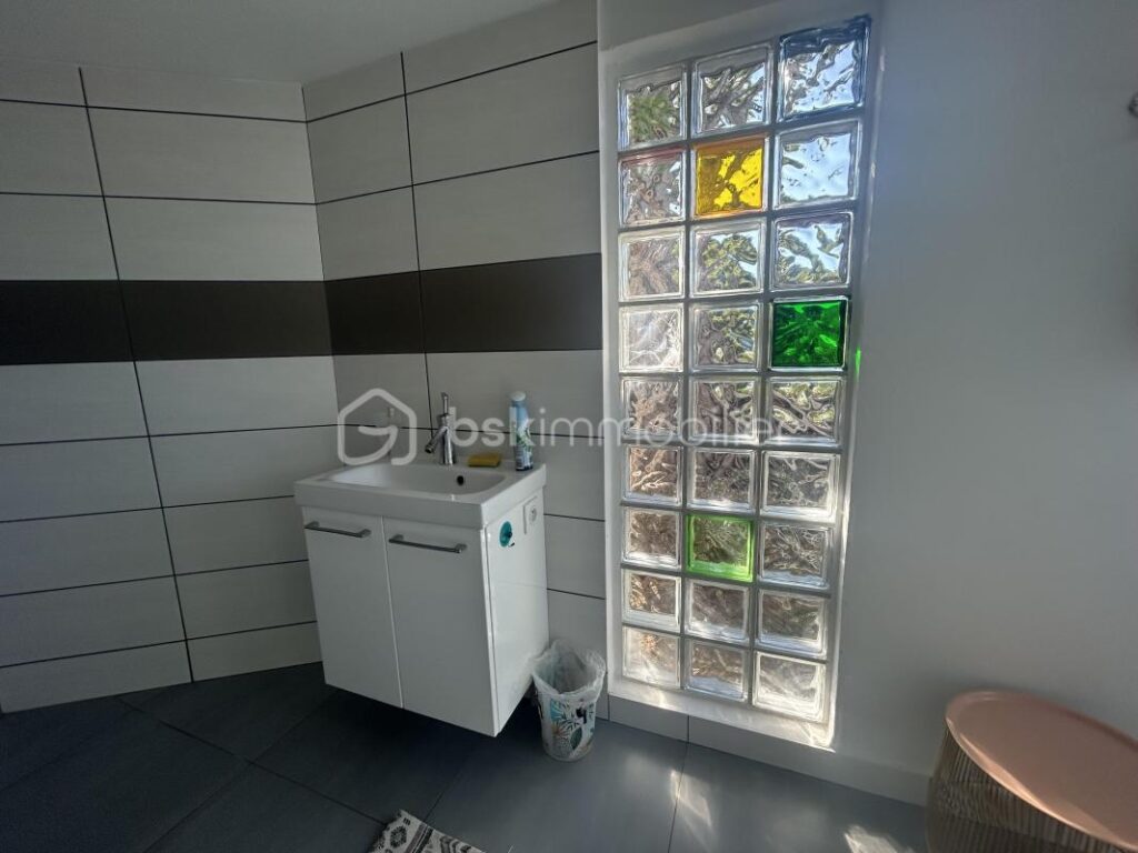 Maison de plain-pied de 181 m² sur un terrain de 1058 m² à Bellepierre – 5 pièces – 4 chambres – 136 m²