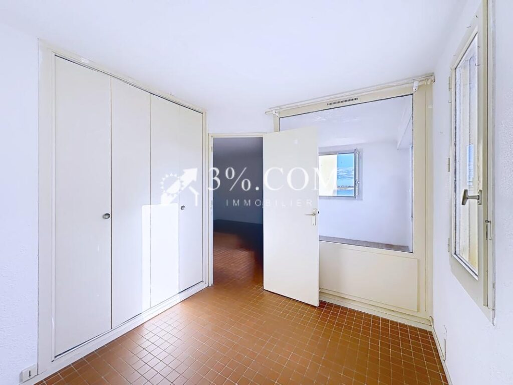 Appartement T2- belle vue sur le Port & les bateaux – parkin – 3 pièces – 1 chambre – 43 m²