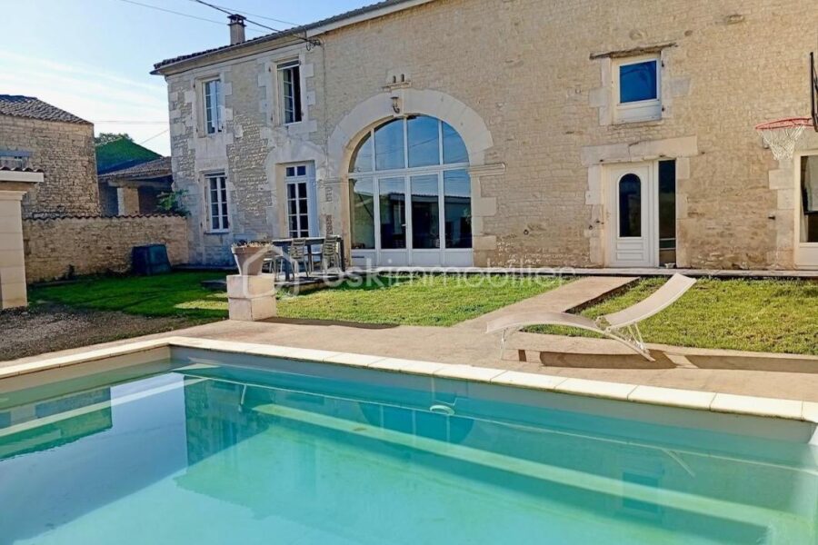 Maison à vendre à Aigre