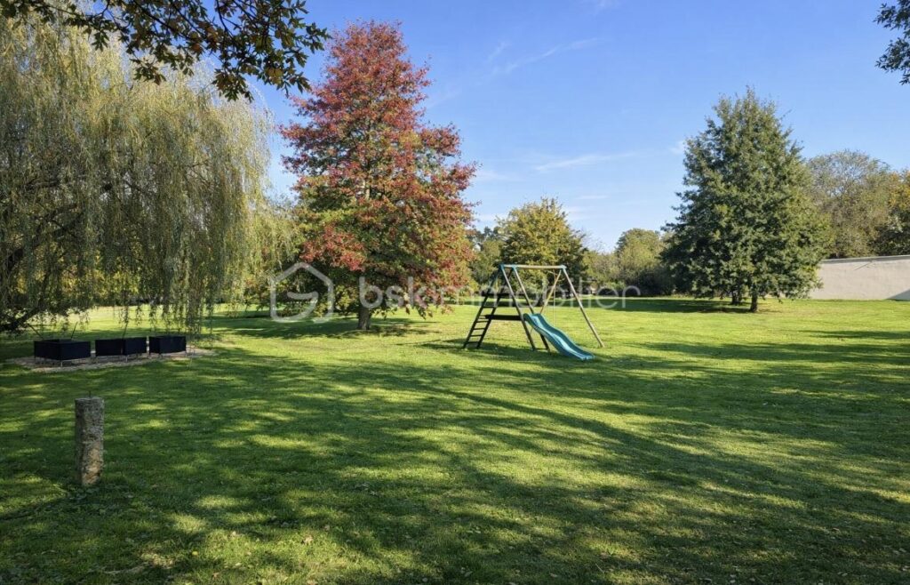 🏡 Longère d’exception – Propriété de prestige à Cholet – 397 m² – Parc d’1 hectare – 12 pièces – 5 chambres – 398 m²
