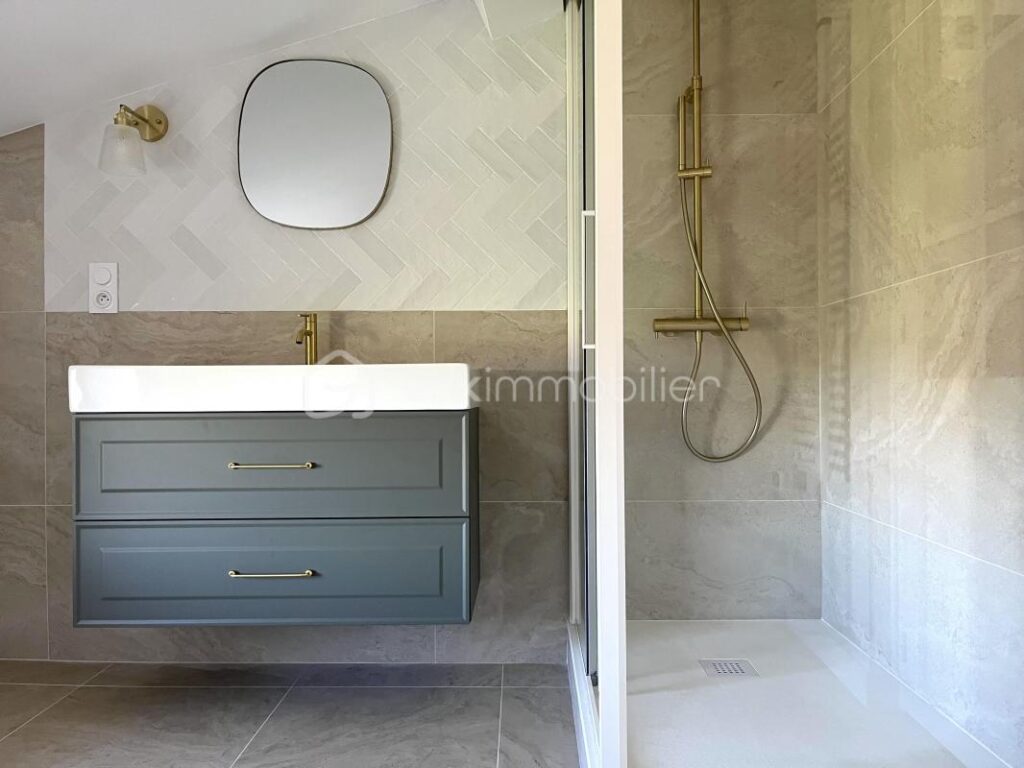 Maison 6 pièces – 215m2 – 6 pièces – 4 chambres – 215 m²