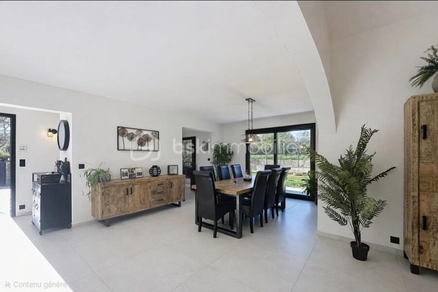 Maison à vendre à Roquefort les pins