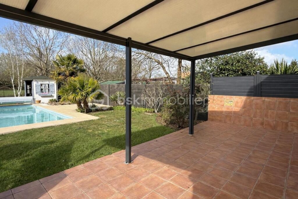 Maison familiale avec piscine chauffée – 7 pièces – 4 chambres – 150 m²