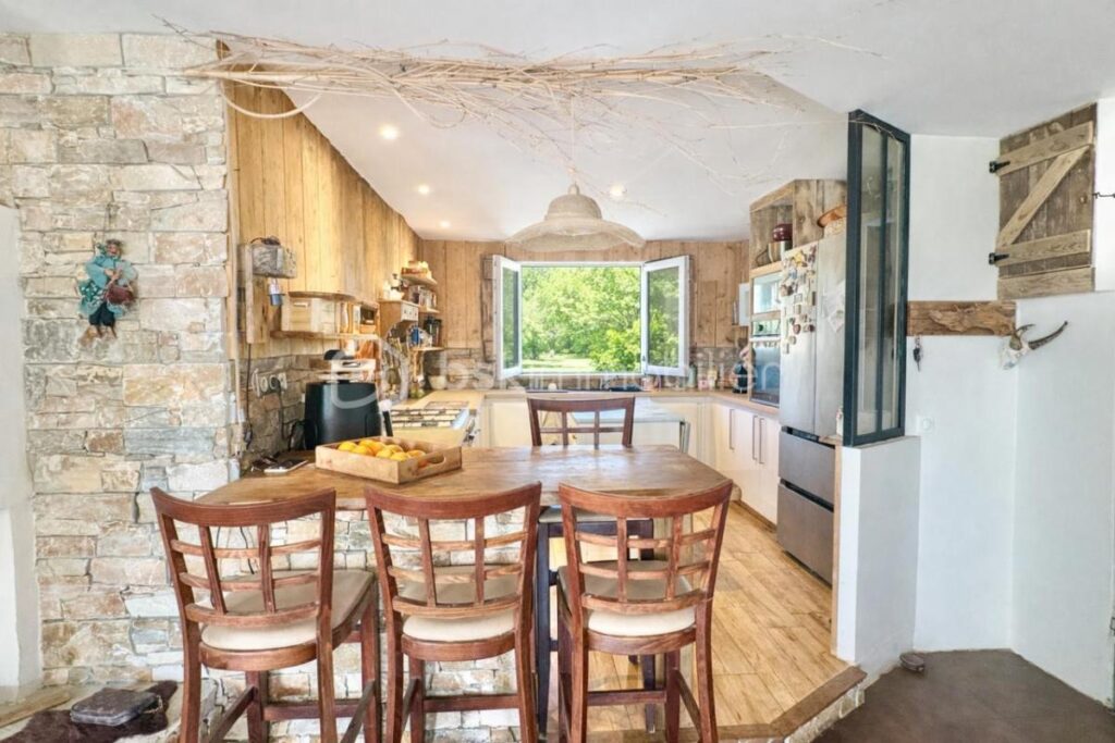 VENTE FAYENCE MAISON PLAIN-PIED 4 CHAMBRES PISCINE – 5 pièces – 4 chambres – 100 m²