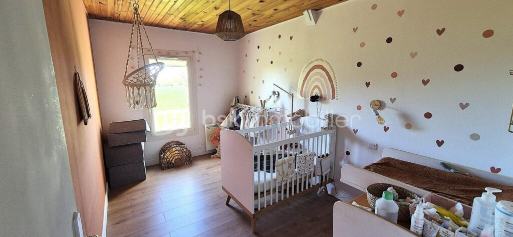 Maison de caractère en pierre rénovée – 7 pièces – 4 chambres – 165 m²