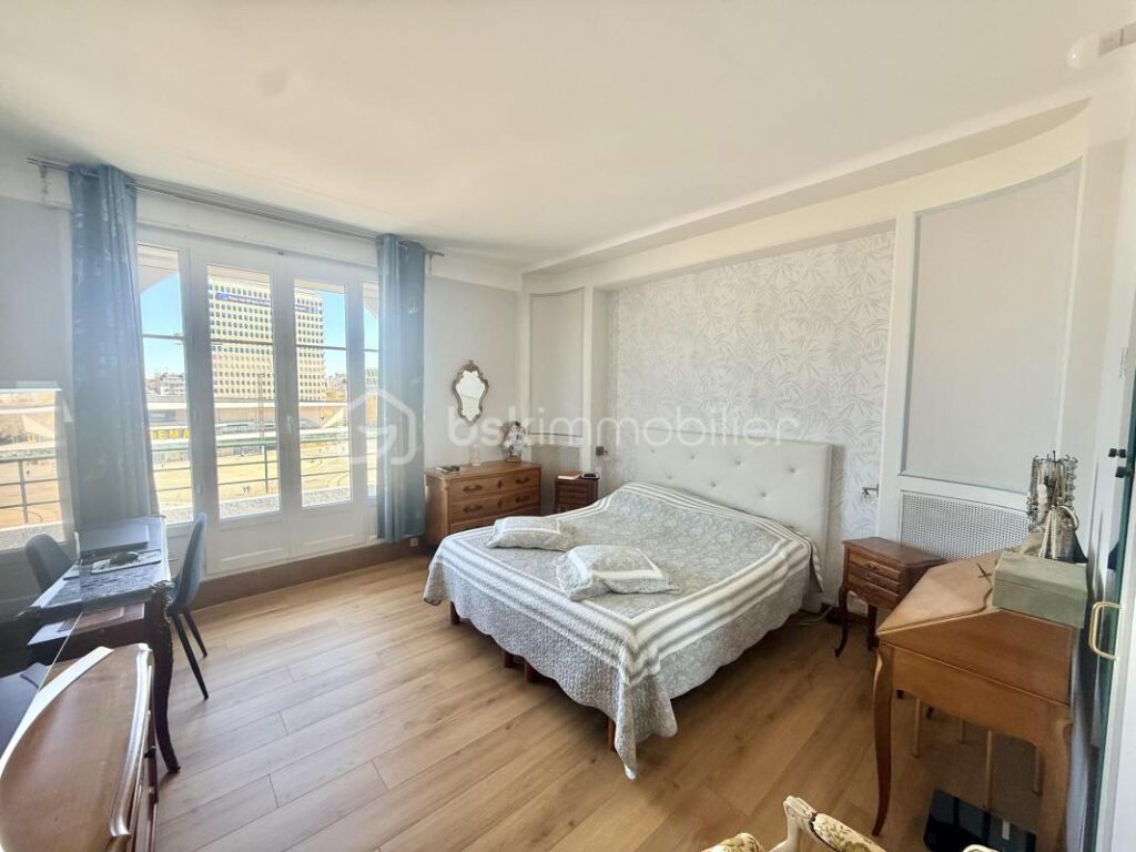 🏙️ Appartement 5 pièces – 86 m² – Centre-ville de Rennes VUE A 180° Au 6ᵉ étage avec ascenseur – 4 pièces – 2 chambres – 86 m²