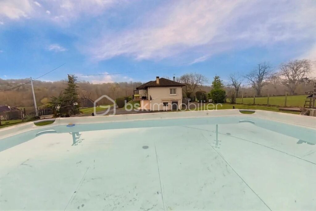 Maison familiale entièrement rénovée secteur recherché – 6 pièces – 4 chambres – 140 m²