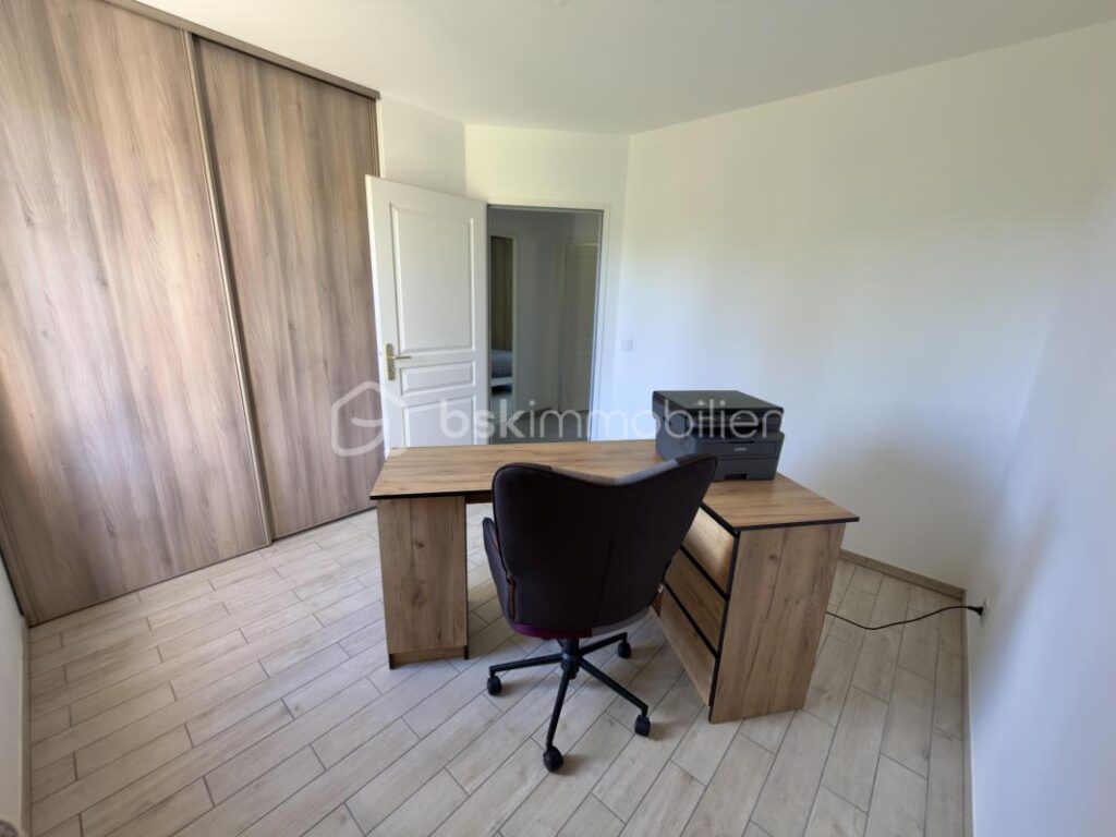 Maison contemporaine de plain-pied – Lumineuse – Grand terrain – 4 pièces – 3 chambres – 89 m²