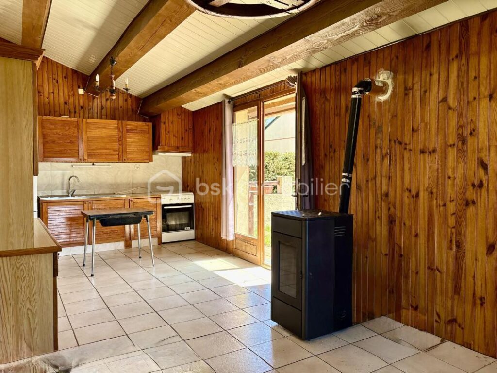 Rare sur le secteur : chalet à Bolquère (66) avec deux appartements indépendants à un prix très attractif – 5 pièces – 3 chambres – 90 m²