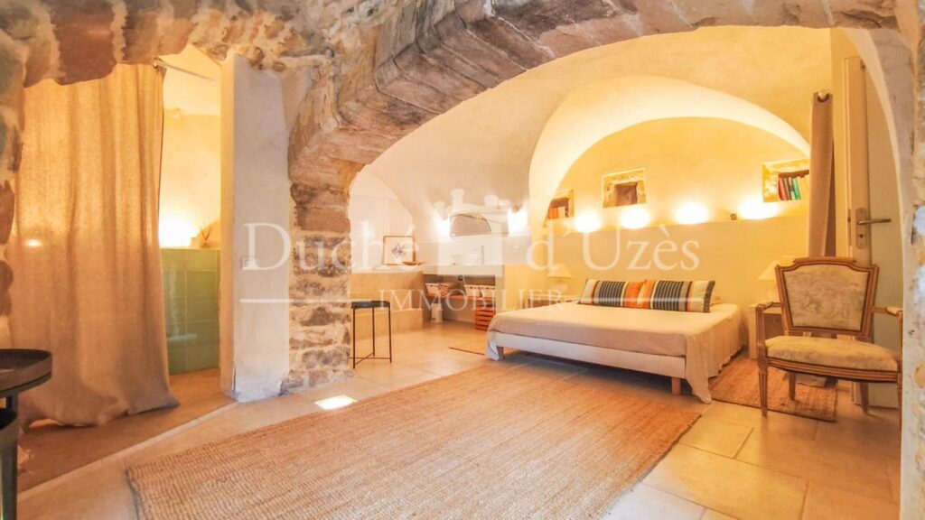 Maison – 6 pièces – 3 chambres – 150 m²