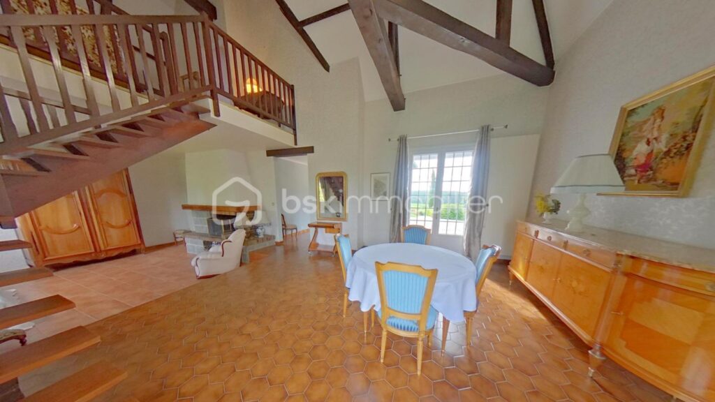 ✨ Maison traditionnelle avec vue panoramique – Cadre exceptionnel à 3 min de Pont-sur-Yonne ✨ – 5 pièces – 4 chambres – 140 m²