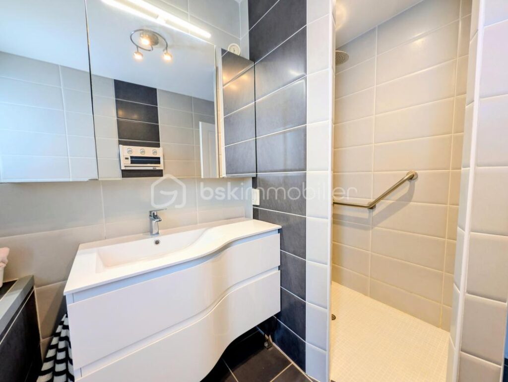 Maison 3 chambres – Jardin arboré 450m2– Garage – Aucun travaux – Soubise – 4 pièces – 3 chambres – 97 m²